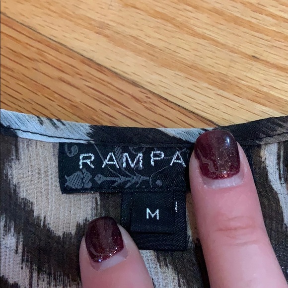 3/$15 Cheetah Print and Lace Flowy Kimono - Picture 3 of 4